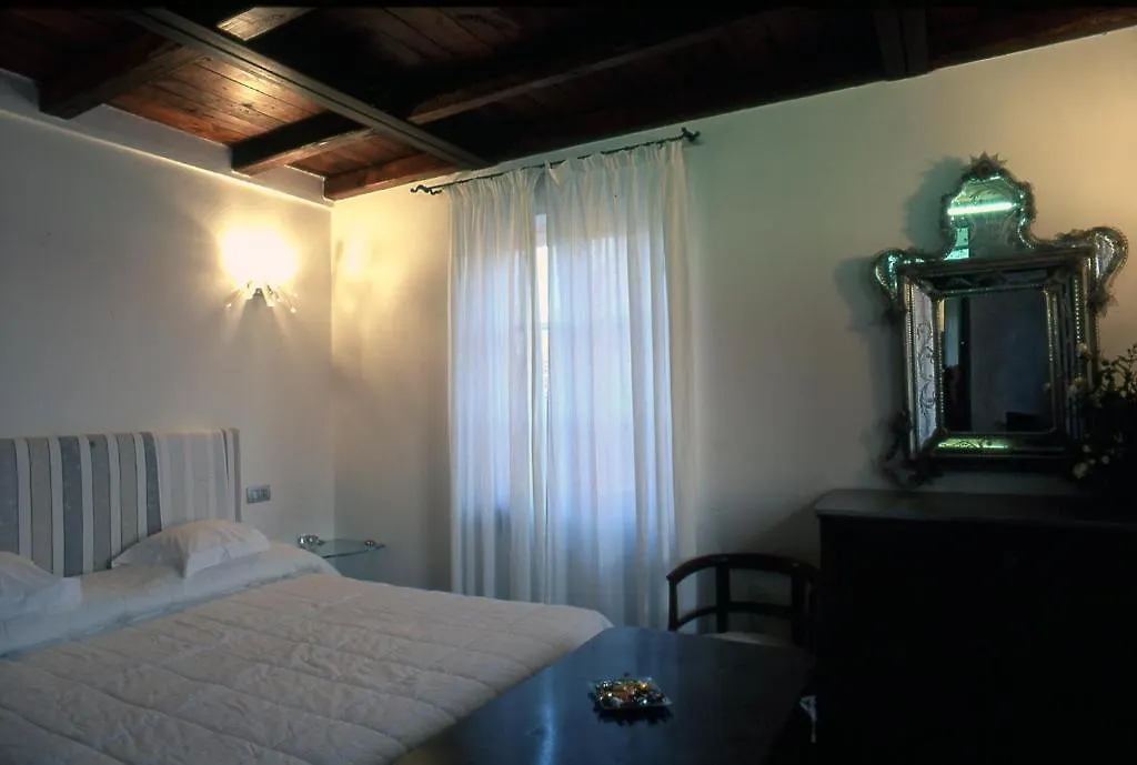 Locanda Tramonti La Spezia 3*,  Italy